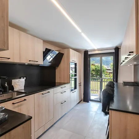 Apartment Demi-chalet Cosy A Avec Jardin, Parking Et Wi-fi - Fr-1-343-227 Chamonix